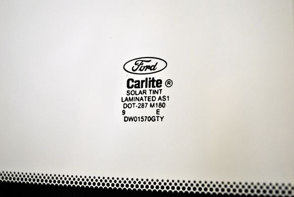 Лобовое стекло Ford Mustang 2005-2015 Carlite